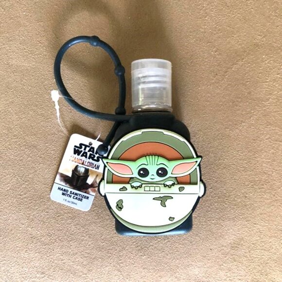 Star Wars Mandalorian Set of 3 Grogu Hand Sanitizer Holders NWT - Picture 4 of 6